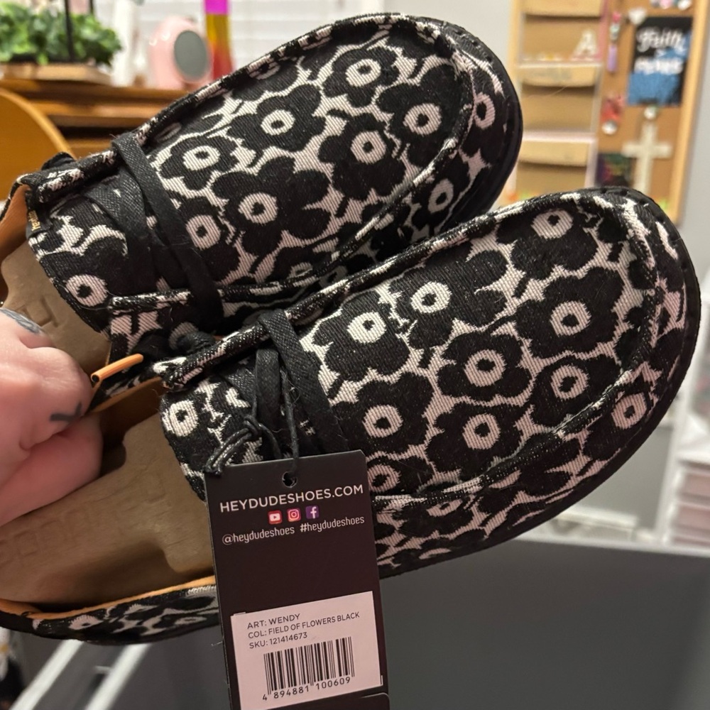 COPY - Hey dudes size 7, NWT